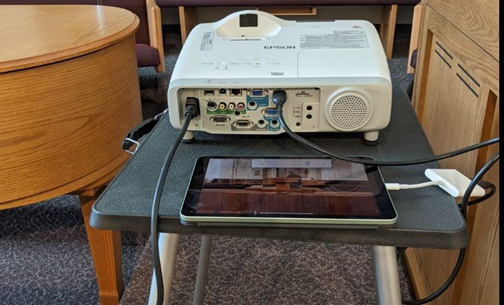 File:Ipad connect to projector.png